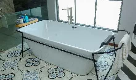 Bathtubs detail 7